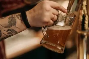 Refilling glass with beer
